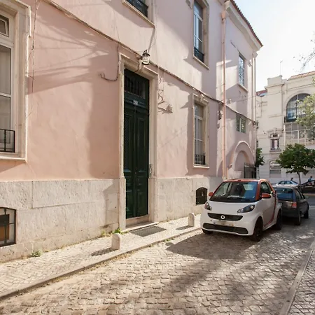 Unique 2 Bedroom Located Centeral *