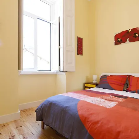 Unique 2 Bedroom Located Centeral Lejlighed *