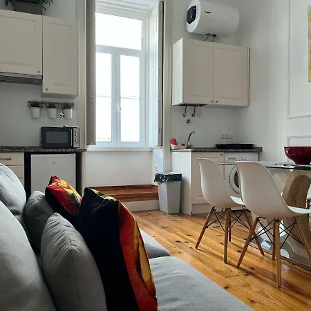 Unique 2 Bedroom Located Centeral *