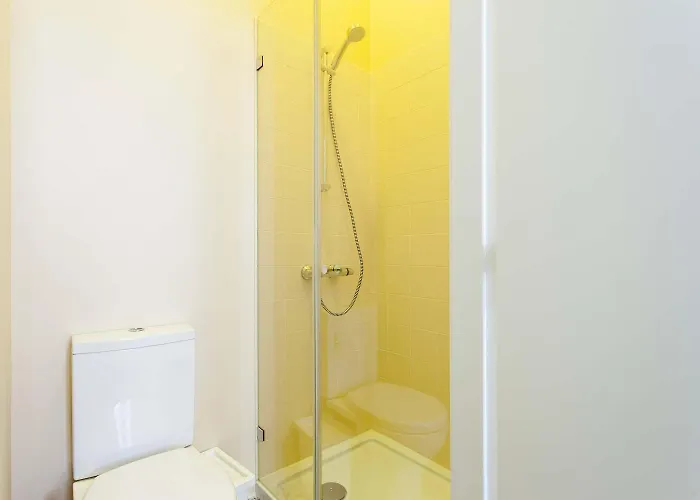 Lejlighed Unique 2 Bedroom Located Centeral