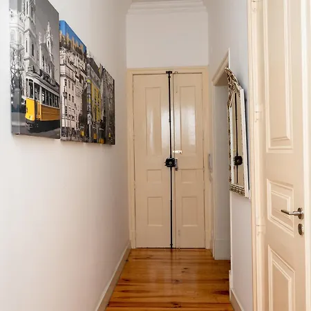 Large 2-bedroom Prime Location * Лиссабон