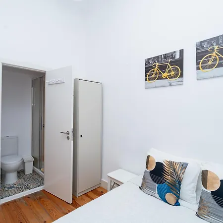 Large 2-bedroom Prime Location