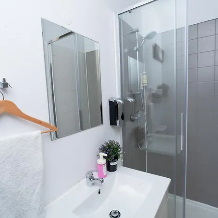 Апартаменты Large 2-bedroom Prime Location Лиссабон