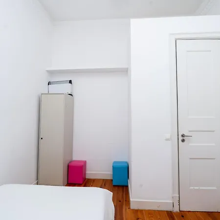 Large 2-bedroom Prime Location
