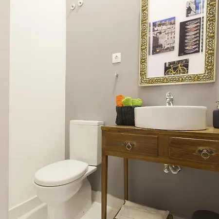 Unique 2 Bedroom Located Centeral * リスボン